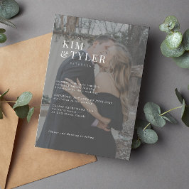 シンプルなモダンなタイポグラフィーの写真オーバーレイウェディング 招待状