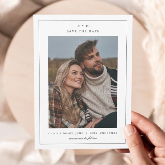 シンプルなモノクロの結婚式の写真 セーブザデート