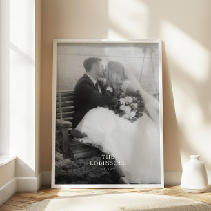 シンプルなモノクロの結婚式写真 & 家族名 ポスター