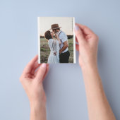 シンプルなモノクロ写真 ウェディング フライヤー (手)