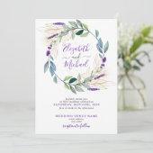 シンプルなラベンダー パープル フローラル リース フォト ウェディング 招待状 (スタンド正面)