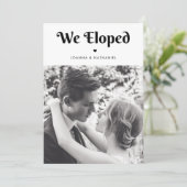 シンプルなレトロタイポグラフィーのハート モダン 招待状 (スタンド正面)