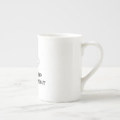 シンプルな一杯、純粋な瞬間 ボーンチャイナマグカップ (右)