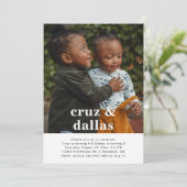 シンプルな共同誕生日招待状 | フォト | 双子 招待状 (スタンド正面)