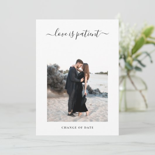 シンプルな写真で延期する結婚式の日程変更のお知らせ 案内状 (スタンド正面)