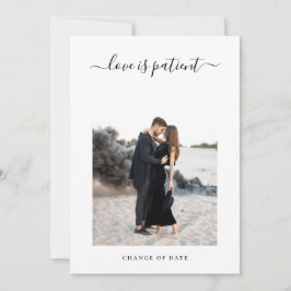 シンプルな写真で発表する延期された結婚式の日程変更 案内状