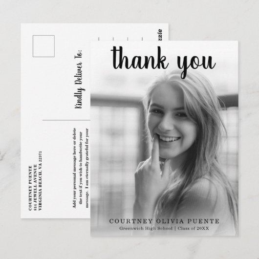 シンプルな太字タイポグラフィー モダンな卒業 ポストカード (正面/裏面)