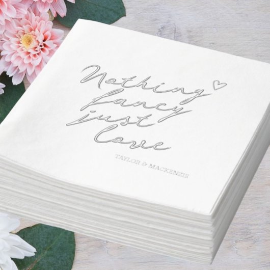 シンプルな愛を込めたミニマルウェディング 箔ナプキン