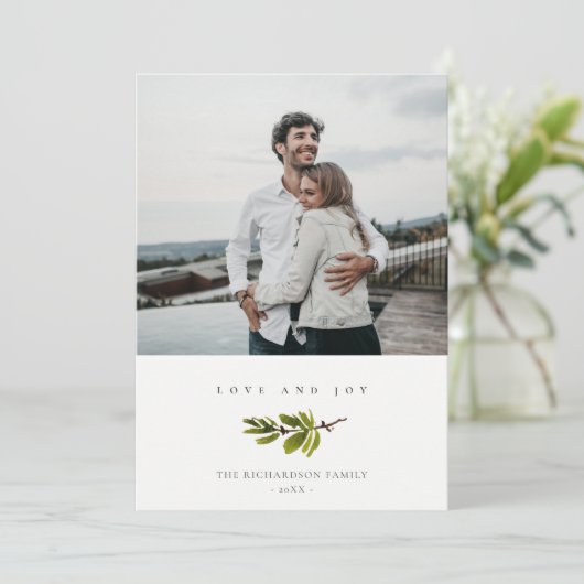 シンプルな松の枝のクリスマスの喜びと愛の写真 シーズンカード (スタンド正面)