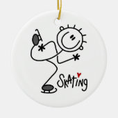 シンプルな棒の姿のアイススケートのTシャツおよびギフト セラミックオーナメント (正面)