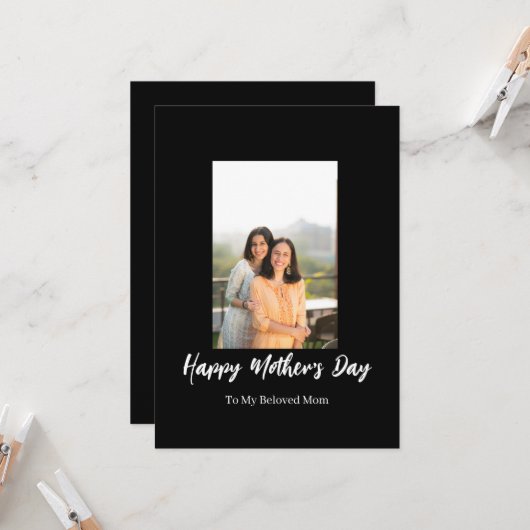 シンプルな母の日の黒と白のグリーティング カード (正面/裏面インサイチュ)