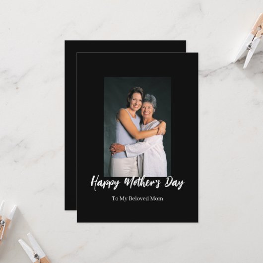 シンプルな母の日の黒と白のグリーティング カード (正面/裏面インサイチュ)