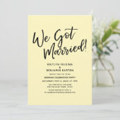 シンプルな淡黄色の結婚式の招待状 招待状 (スタンド正面)