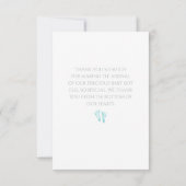 シンプルな男の子のベビーシャワーは青い足跡感謝していしています サンキューカード (裏面)