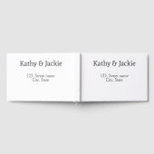 シンプルな白黒のカップル名住所シティ州ラベル ゲストブック (全面)