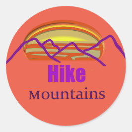 シンプルな紫色の山のシルエットとユニークなサンセットデザインが特徴の「Hike mountains」 ラウンドシール