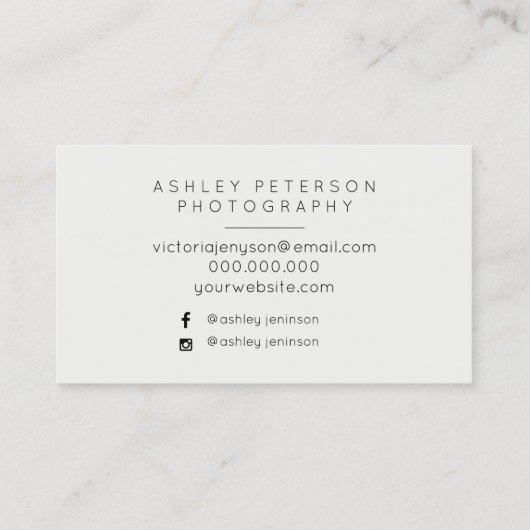 シンプルな結婚式の写真撮影のビーチのタイポグラフィ 名刺 (裏面)