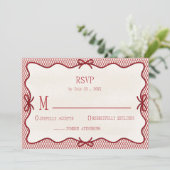 シンプルな赤とクリームのオーバーレイ写真 RSVP 招待状 (スタンド正面)