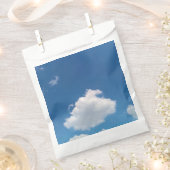 シンプルな雲 フェイバーバッグ (クリップ留めされた状態)