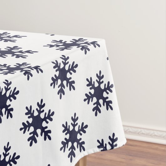シンプルな青い雪の結晶模様のクリスマス ホリデー テーブルクロス (インサイチュ)