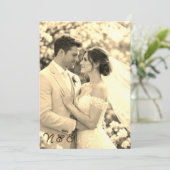 シンプルな黒とクリーム色のオーバーレイ写真付き結婚式 20XX 招待状 (スタンド正面)