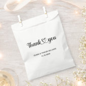 シンプルな黒と白の感謝のハート フェイバーバッグ (クリップ留めされた状態)