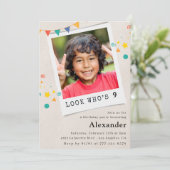 シンプルな9歳の誕生日招待状 青い写真 招待状 (スタンド正面)