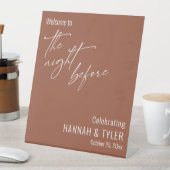 シンプルなWelcome to The Night Before テラコッタ 台座サイン (インサイチュ)