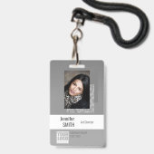 シンプルのグレーロゴバーコードID写真テンプレート バッジ (ストラップ付き表面)