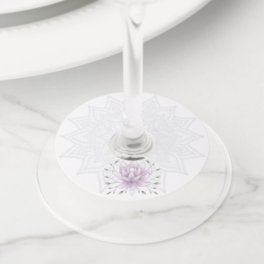 シンプルの葉と蓮の曼荼羅地名 ワイングラスタグ (クローズアップ)