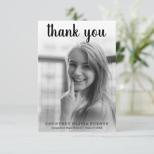 シンプルはっきりしたタイポグラフィモダン卒業 サンキューカード (スタンド正面)