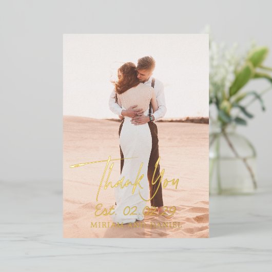 シンプルはっきりした写真モダン結婚有あり 箔招待状 (立ち正面)