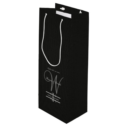 シンプルまだエレガント:ブラックリネンとモノグラム ワインギフトバッグ (正面アングル)