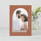 シンプルアーチ | モダン Two Photo Terracotta セーブザデート (スタンド正面)