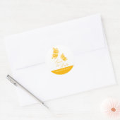 シンプルイエローバタフライが日付を保存結婚する ラウンドシール (封筒)