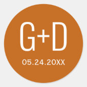 シンプルイニシャルとエレガントはオレンジ結婚色の ラウンドシール (正面)