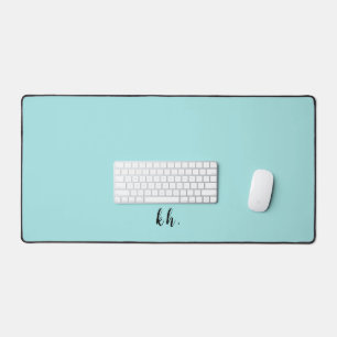 シンプルイニシャルエレガントCursive Script Light Blue デスクマット