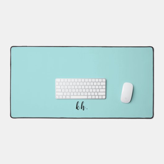 シンプルイニシャルエレガントCursive Script Light Blue デスクマット (キーボード&マウス)