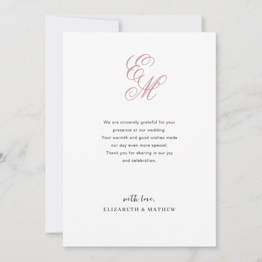 シンプルエレガントほこりっぽいピンクのモノグラム結婚写真 サンキューカード (裏面)