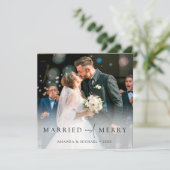 シンプルエレガントカスタムPhoto Newlyweds Christmas シーズンカード (スタンド正面)