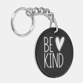 シンプルエレガントクラシック白黒とBe Kind キーホルダー (正面左)