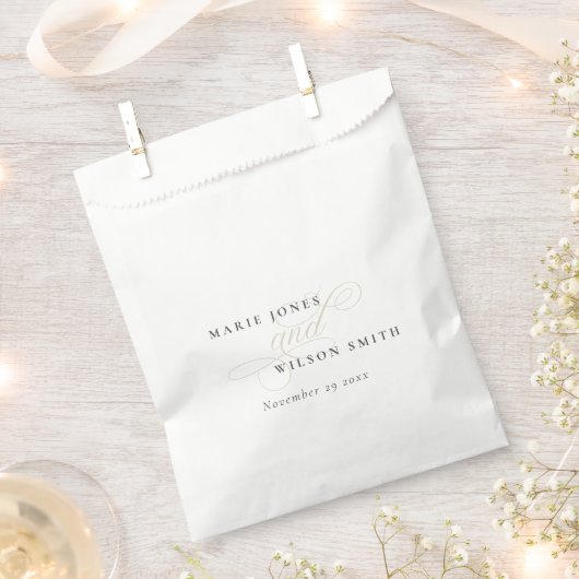 シンプルエレガントシックスクリプトブラック&ホワイト結婚ズ フェイバーバッグ (クリップ留めされた状態)