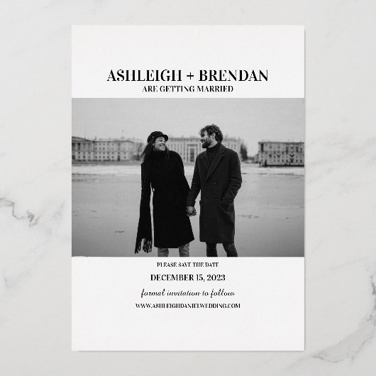 シンプルエレガントタイポグラフィ写真の保存日付 箔招待状 (裏面)