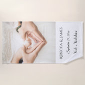 シンプルエレガント名結婚のハネムーン ビーチタオル (正面)