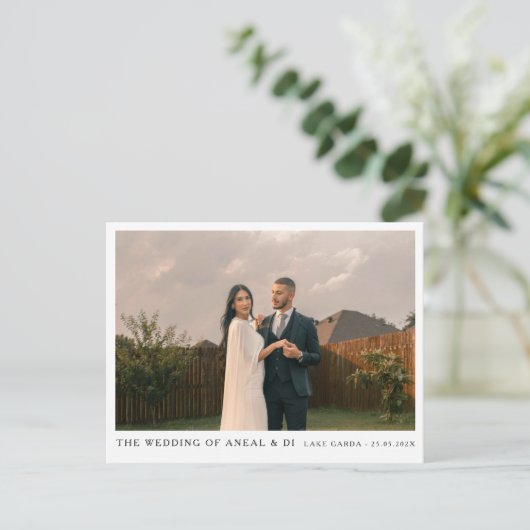 シンプルエレガント文字及び写真結婚式招待状 インビテーションポストカード (スタンド正面)