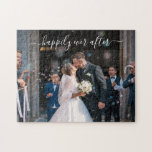 シンプルエレガントScript結婚の写真 ジグソーパズル<br><div class="desc">ジグソーのパズルシンプルは、写真の上にスワッシュと白い手書きスクリプエレガントトで「楽しい後に」を特集したモダンデザインと。名前に文字を変更する。このパズルは素晴らし新婚カップルに贈り物をする。</div>