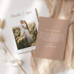シンプルエレガントScript Minimalist結婚の写真 サンキューカード<br><div class="desc">このミニマシンプルリストの写真のサンキューカードは結婚、あなたのゲストの全感謝してい人に最適な結婚方法になるだろう。の写真でパーソナ結婚ライズする。前面と背面のすべての文字を編集して、独自のメッセージを作成ユニークできる。</div>