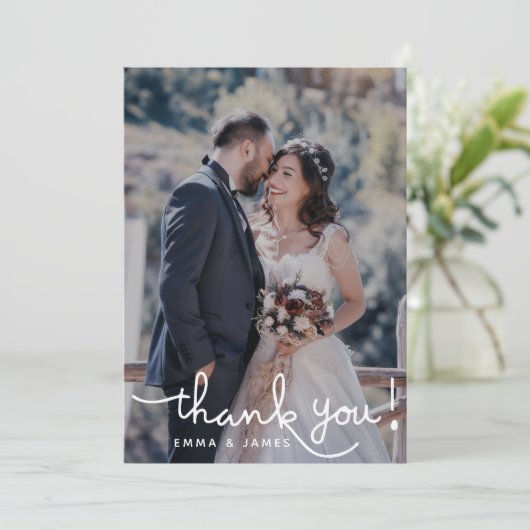 シンプルオーバーレイ文字ハンド結婚レタリングの写真 サンキューカード (スタンド正面)