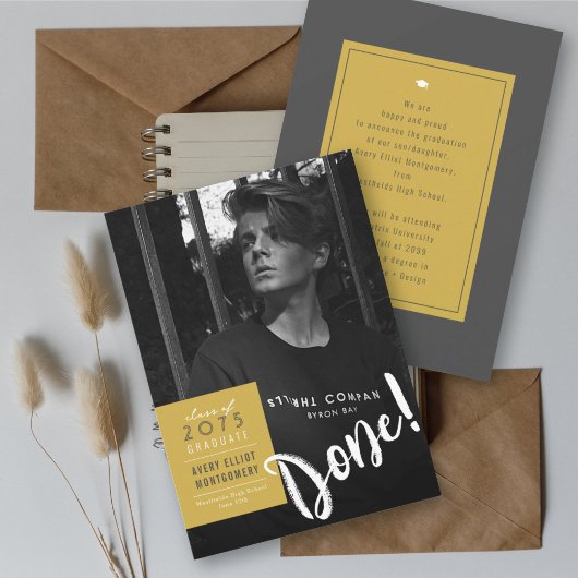 シンプルカラーボックスのミニマル写真卒業 案内状