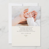 シンプルクラシック・ワイルドフラワーの写真誕生の発表 招待状 (裏面)